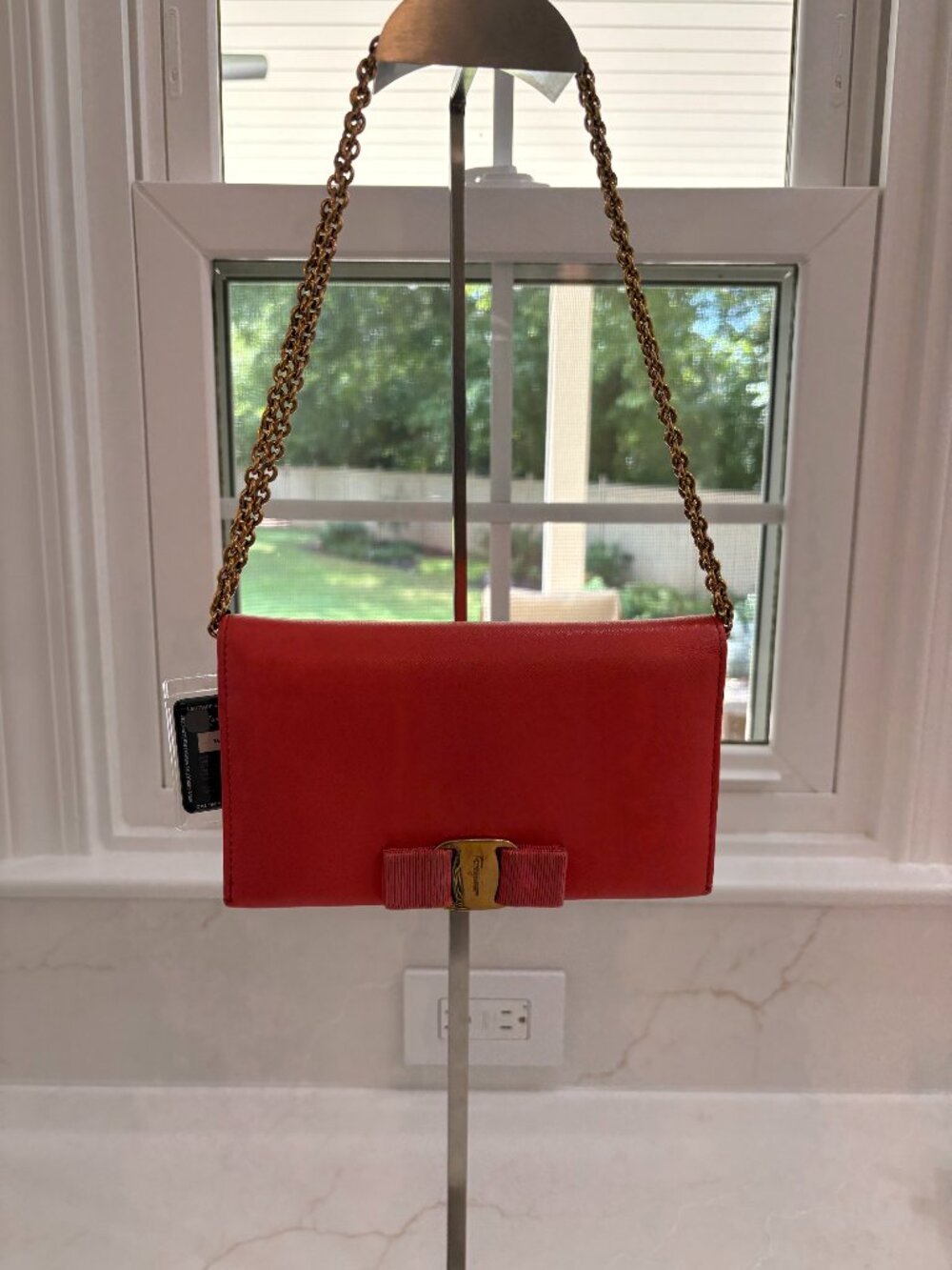 Ferragamo Vara Bow Chain Wallet - Coral